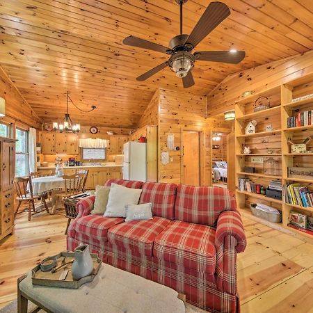 Peaceful Blue Ridge Cabin With Decks And Fire Pit Екстер'єр фото