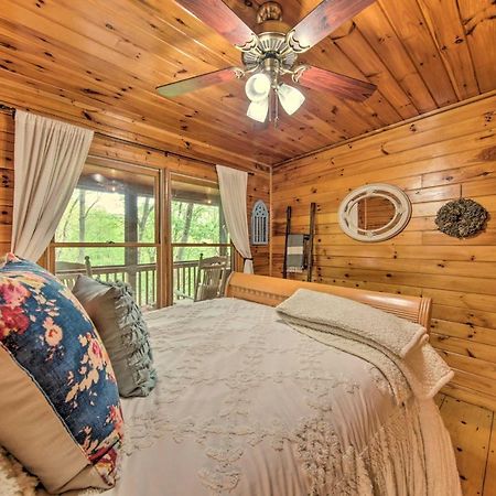Peaceful Blue Ridge Cabin With Decks And Fire Pit Екстер'єр фото