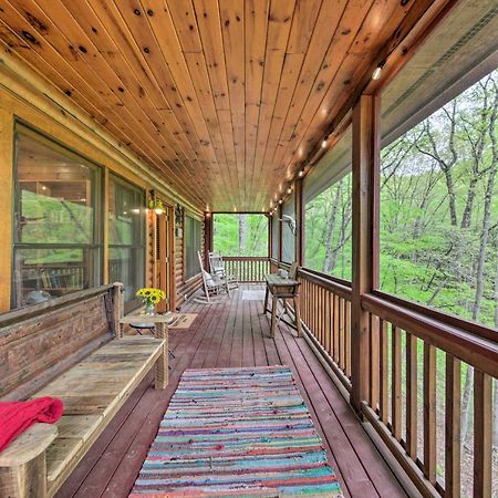 Peaceful Blue Ridge Cabin With Decks And Fire Pit Екстер'єр фото