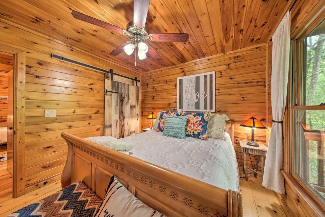 Peaceful Blue Ridge Cabin With Decks And Fire Pit Екстер'єр фото