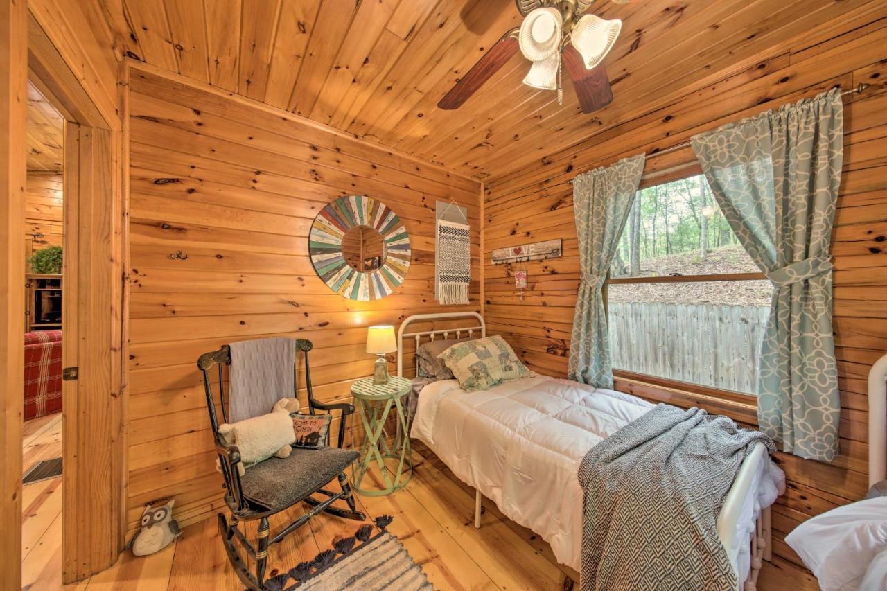Peaceful Blue Ridge Cabin With Decks And Fire Pit Екстер'єр фото