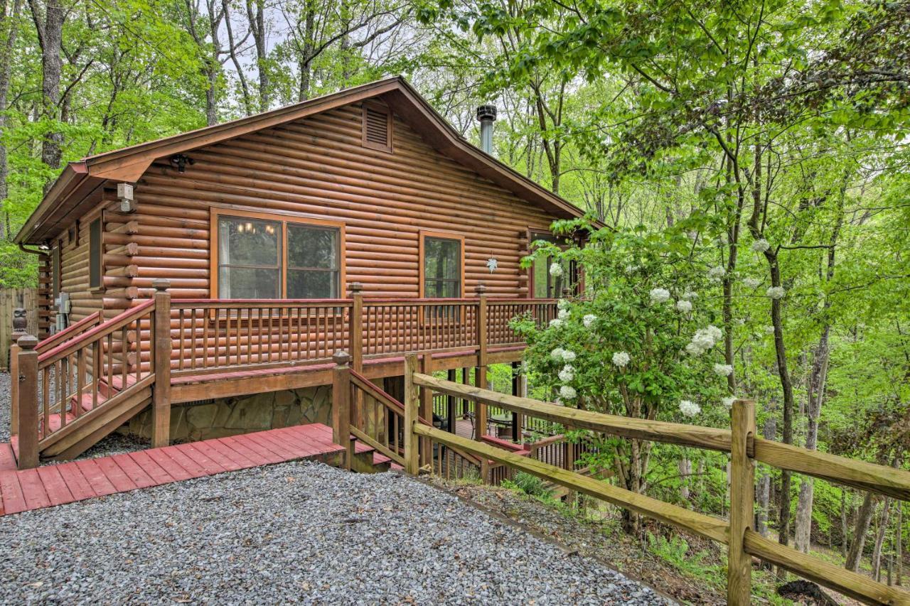 Peaceful Blue Ridge Cabin With Decks And Fire Pit Екстер'єр фото